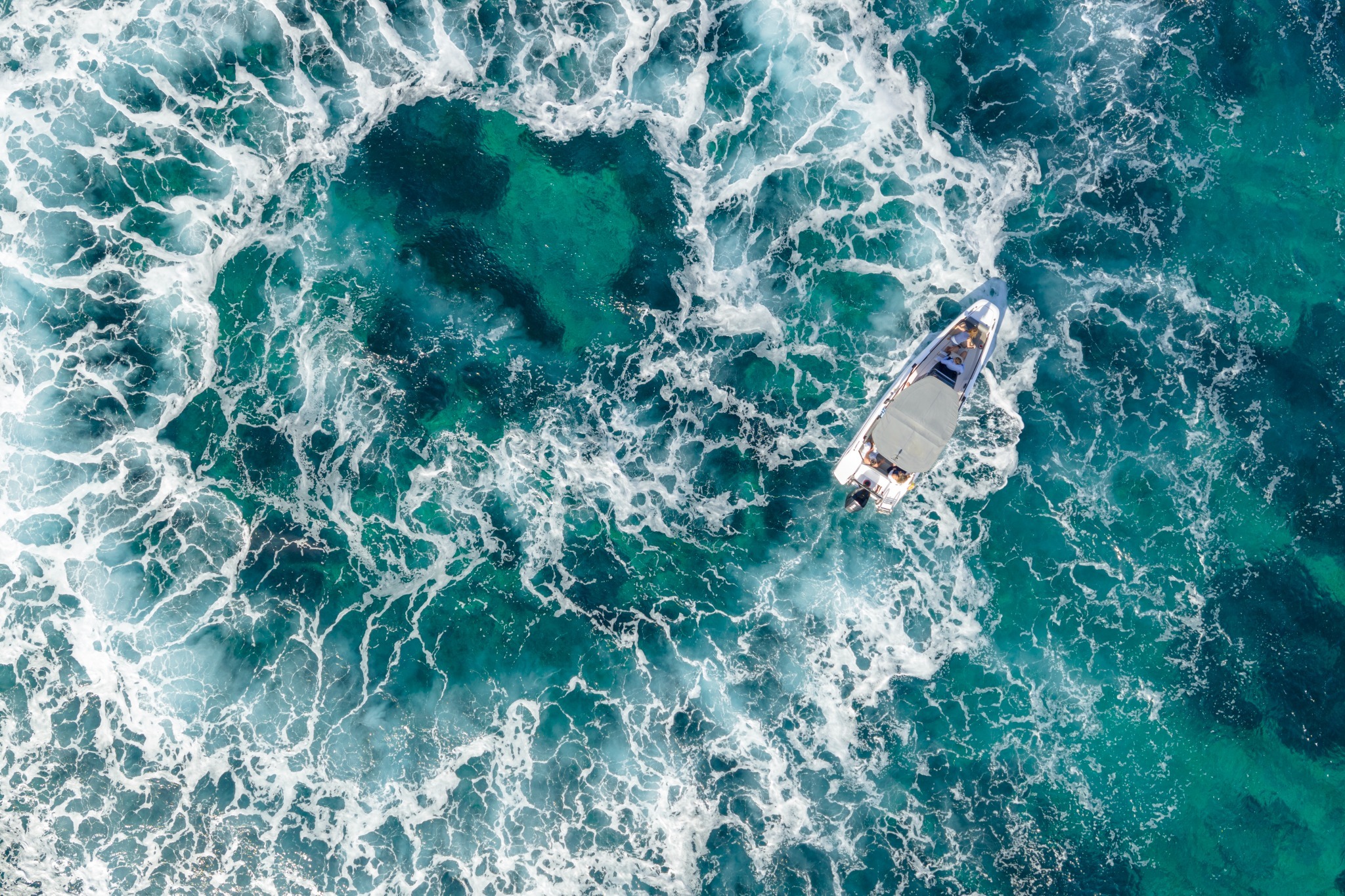 Axopar 22 sailing near the Mallorca coast